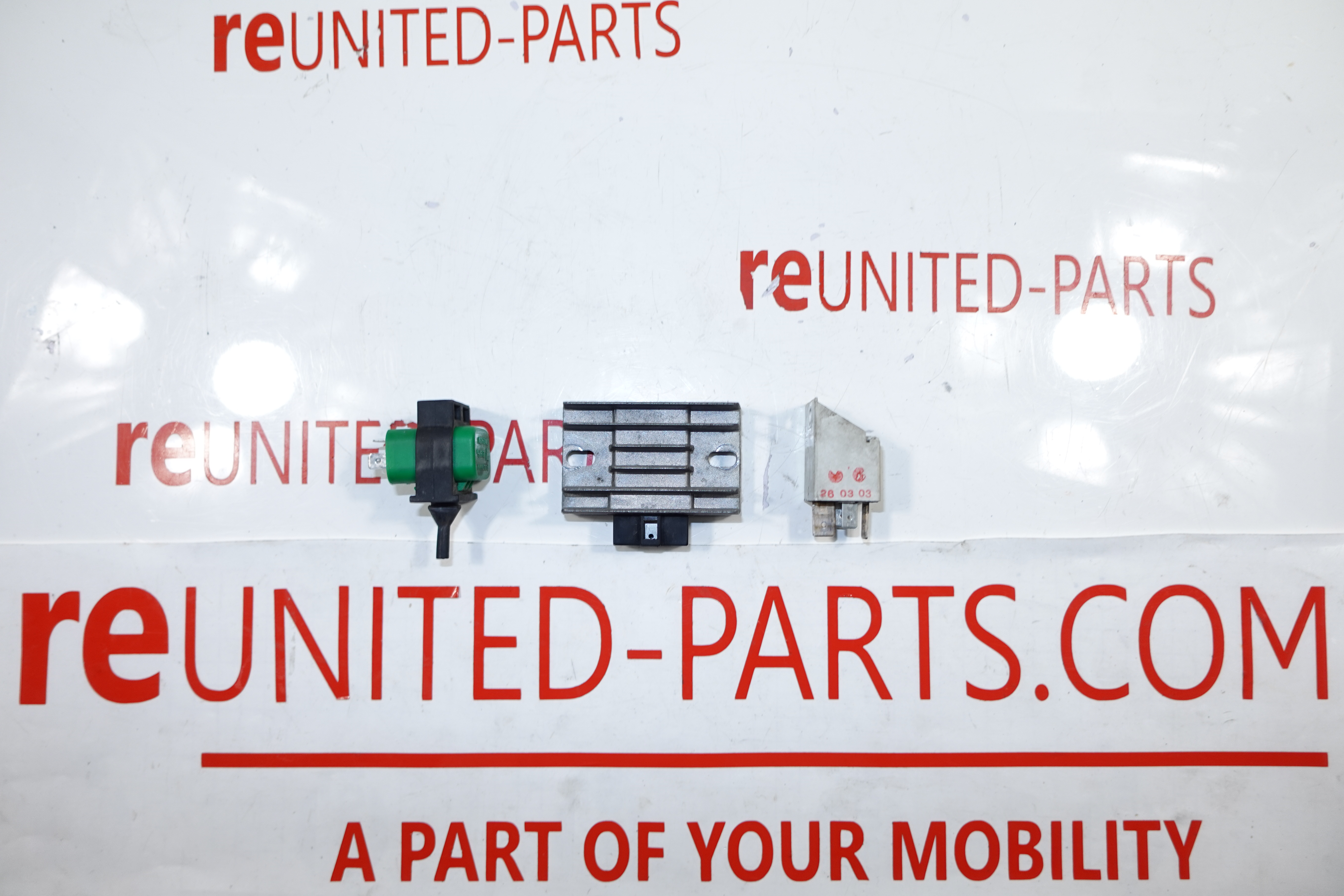 Gilera Runner 50/150ccm Spannungsregler/Blinkerrelais